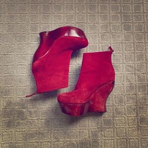 Alice + Olivia Java Suede Wedge Bootie Sz 39.5